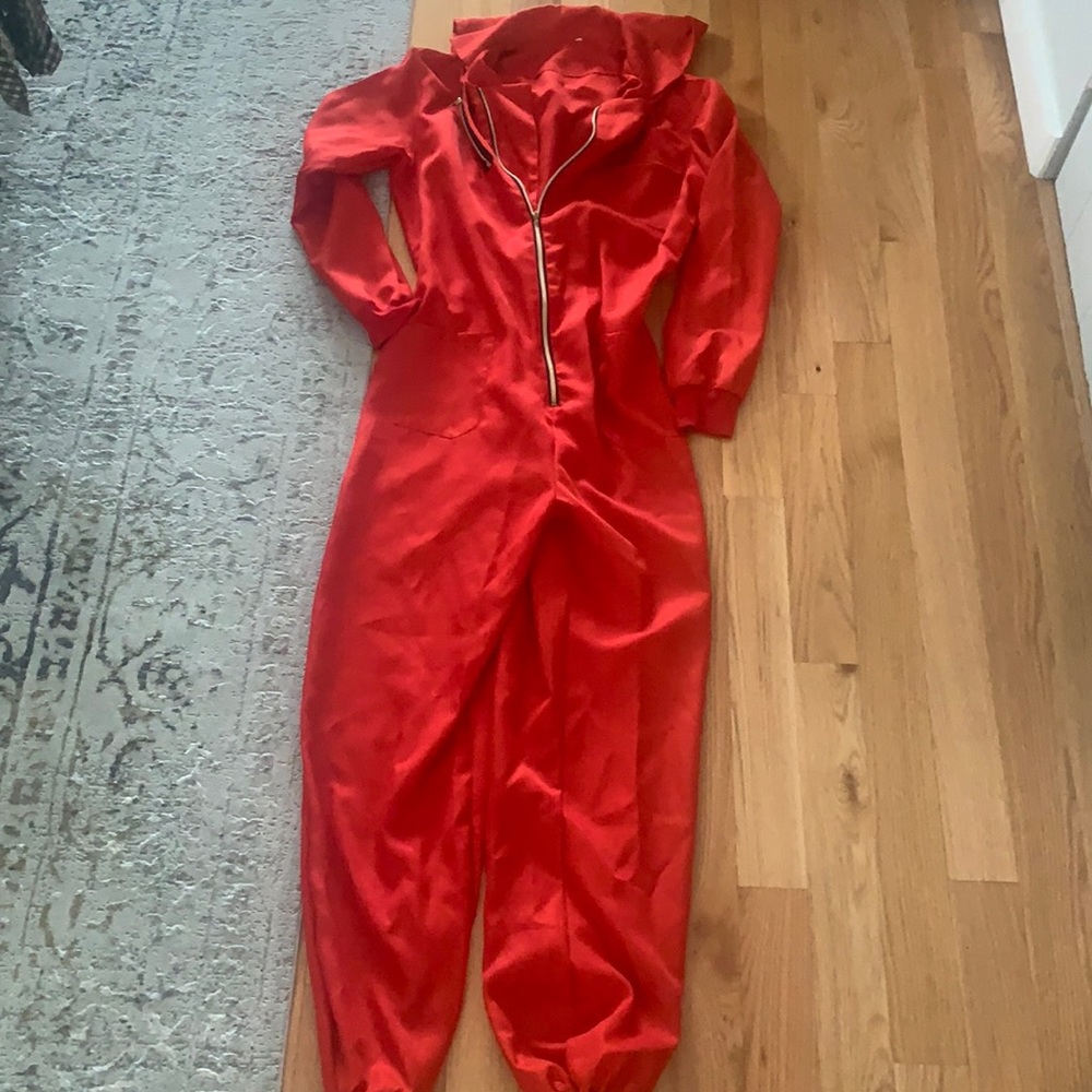 Male Money heist red jumpsuit. Halloween costume